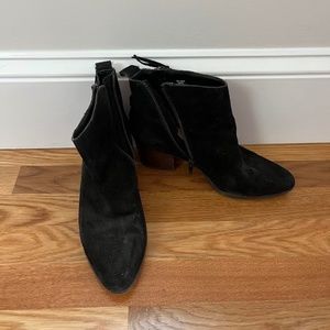 Suede ankle boots with stacked heel